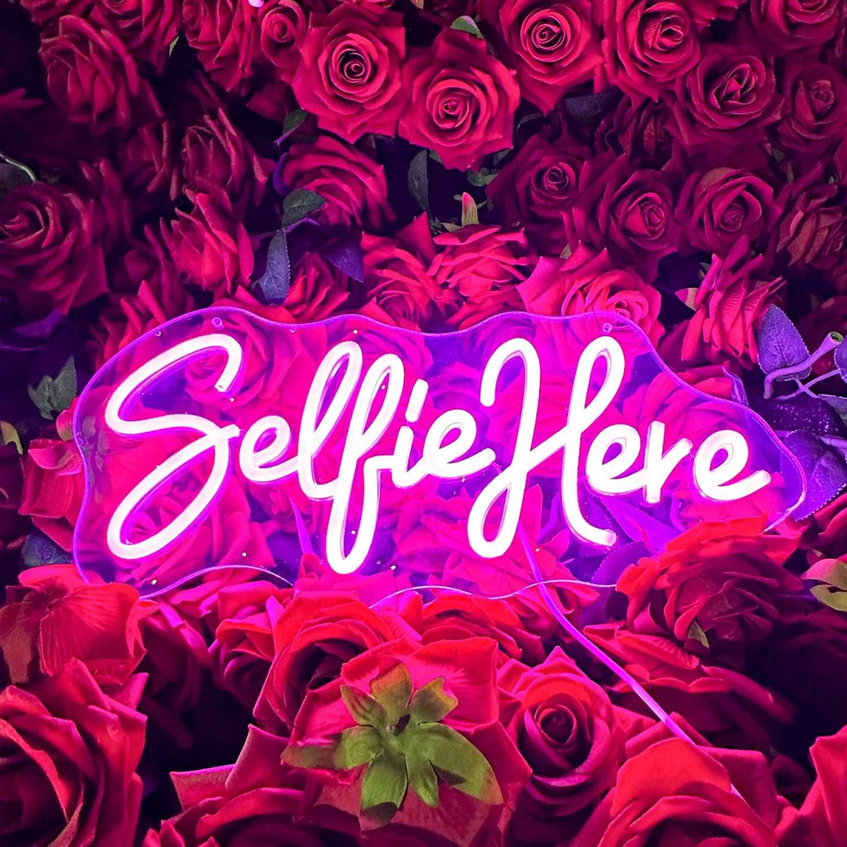 "SELFIE HERE" NEON SIGN - Light Your Way