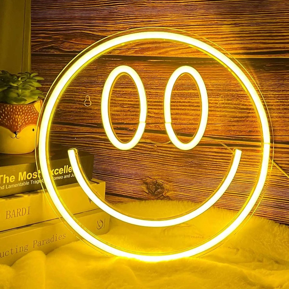 "SMILEY" NEON SIGN - Light Your Way