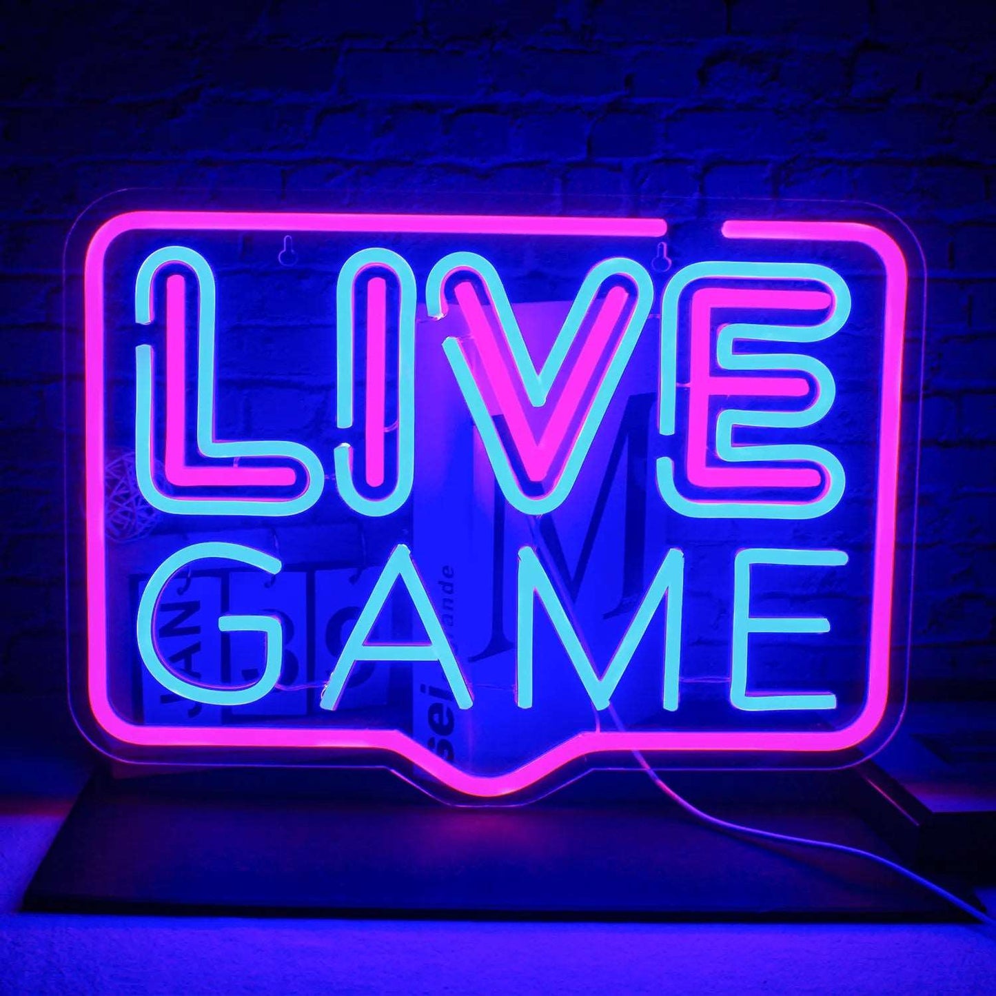 "LIVE GAME" NEON SIGN