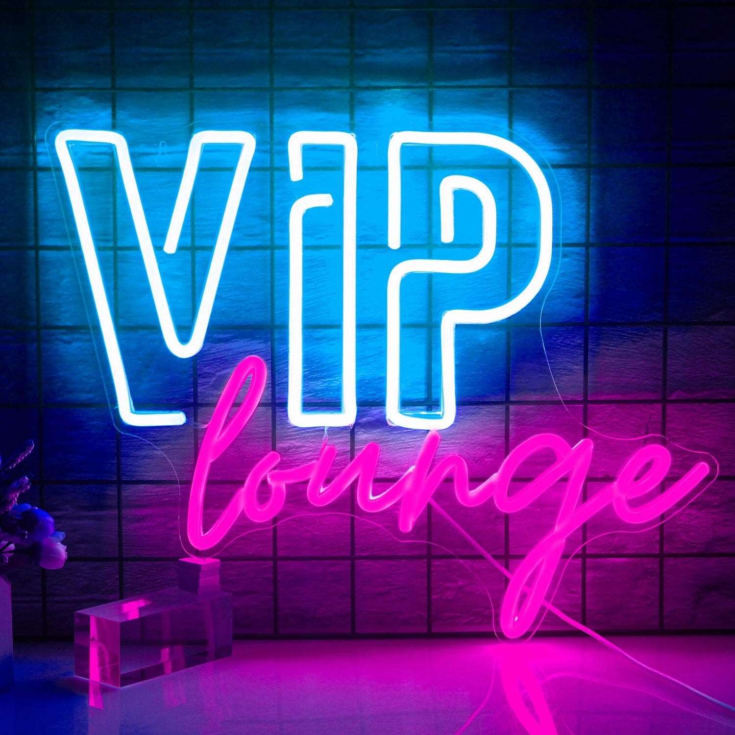 "VIP LOUNGE" NEON SIGN BLUE/PINK