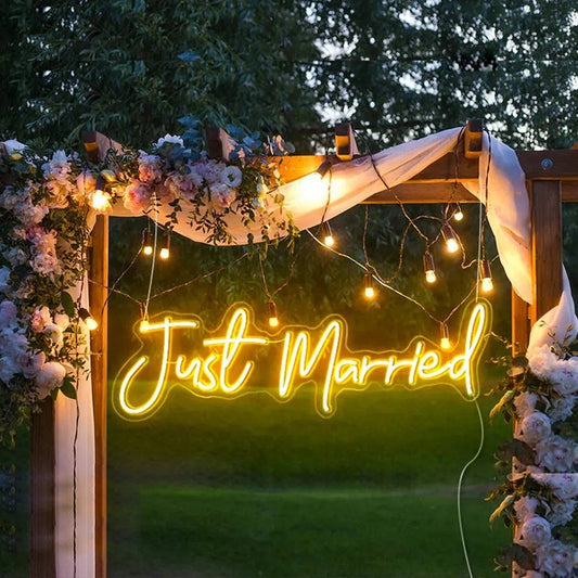 "JUST MARRIED" NEON SIGN